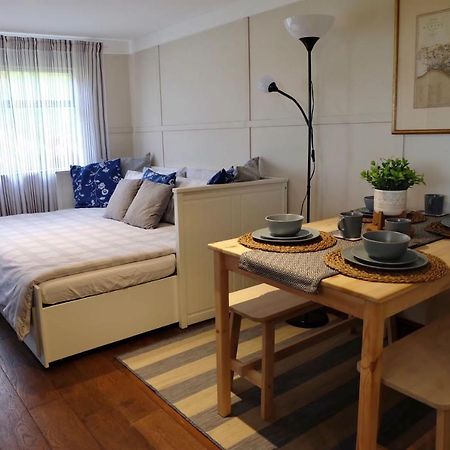 Cozy And Peaceful Cabin 15 Mins From Lyme Regis Villa Брайдпорт Екстериор снимка